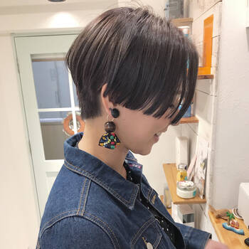 刈り上げボブでおしゃれマニッシュ女子に クールな個性を発揮しよ Hair